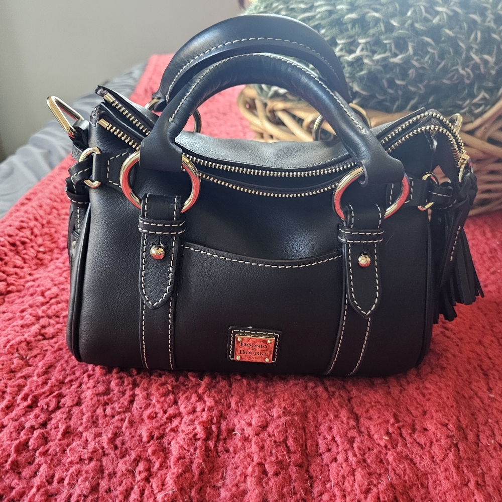 Dooney Amd Bourke Penrose Satchel With Pocket